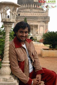 Uday Kiran @ Lakshmi Putrudu Sets