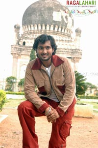 Uday Kiran @ Lakshmi Putrudu Sets