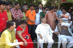 Dr. Paramanandaya's Students Gang Muhurat