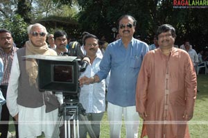 Dr. Paramanandaya's Students Gang Muhurat