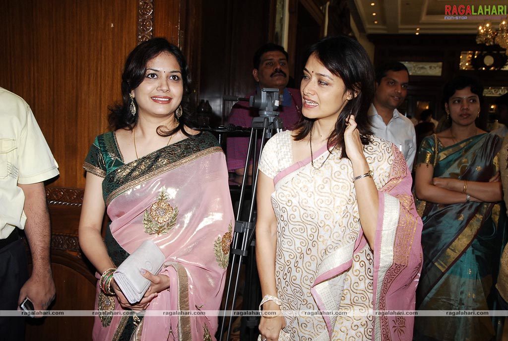 ANR Award 2009 Presented to Lata Mangeshkar