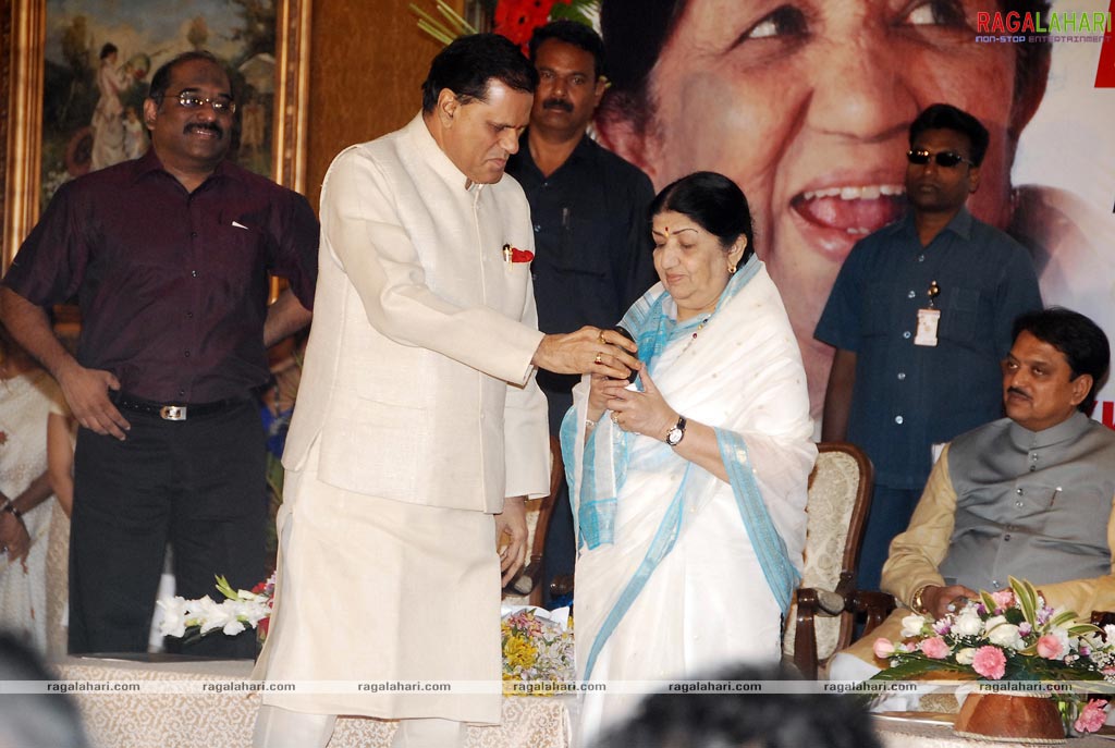 ANR Award 2009 Presented to Lata Mangeshkar