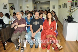 Namratha Inagurates Kalakrithi Arts Gallery