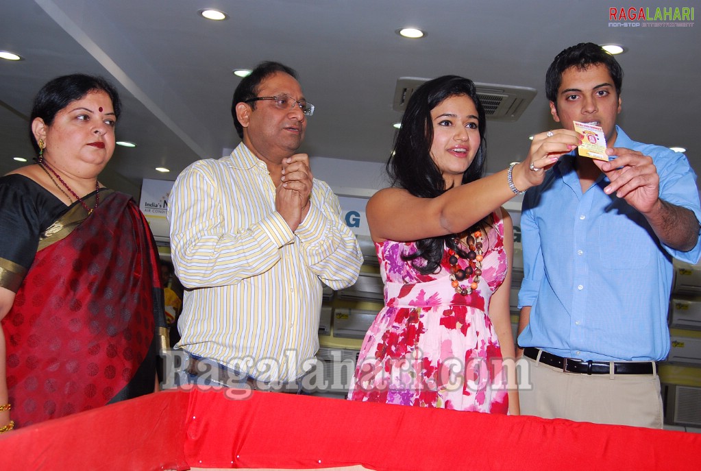 Poonam Bajwa Anounces Bajaj Electronics Bumper Draw Winner