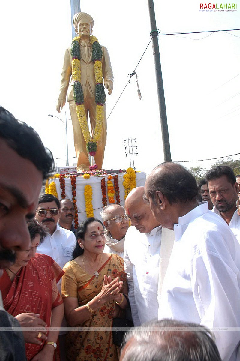 Raghupati Venkayya Naidu's statue unveiled