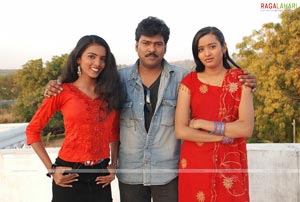 Manu, Swetha, Priya Reddy