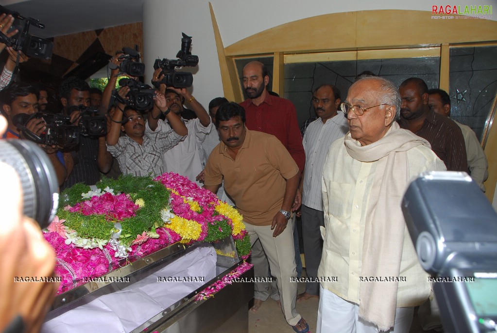 Tollywood Condolenses To EVV