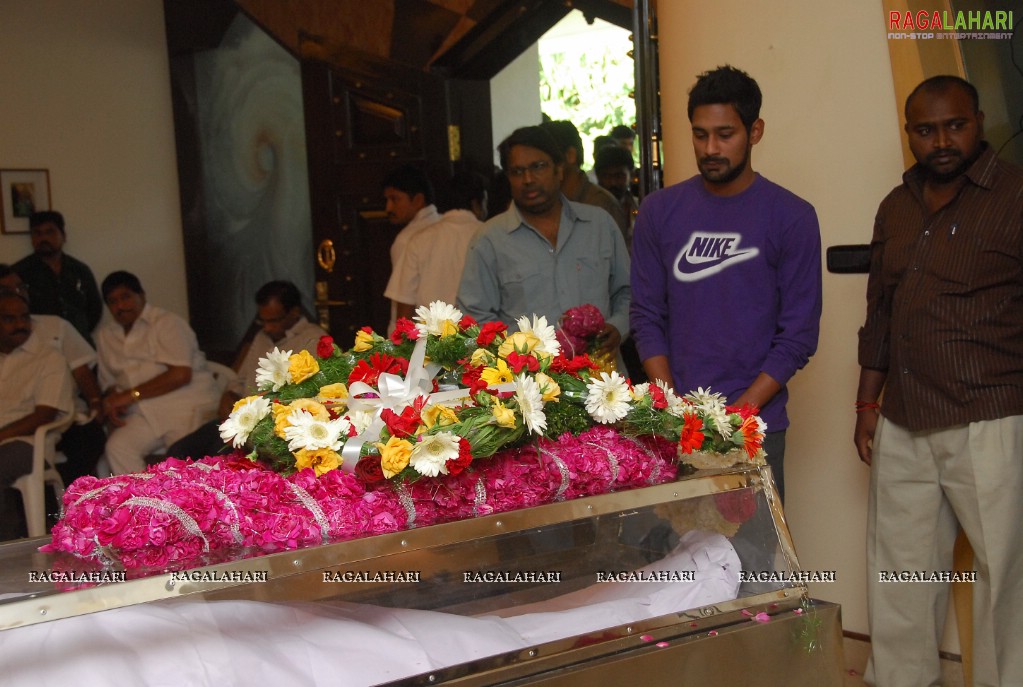 Tollywood Condolenses To EVV