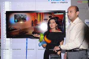 Philips 3D Led Full HD TV Launched by Asha Shaini at Reliance Digital