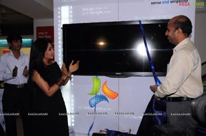 Philips 3D Led Full HD TV Launched by Asha Shaini at Reliance Digital