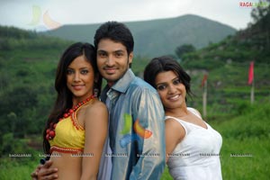 Akshay, Tashu Kaushik, Rithika