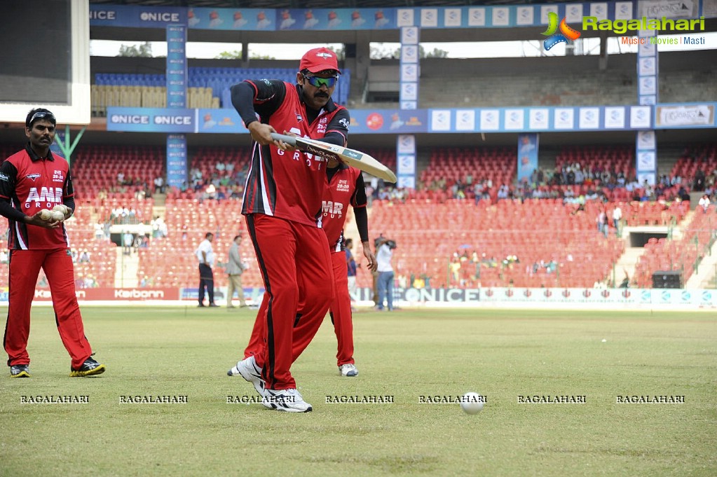 CCL 2012: Tollywood Warriors VS Kerala Strikers