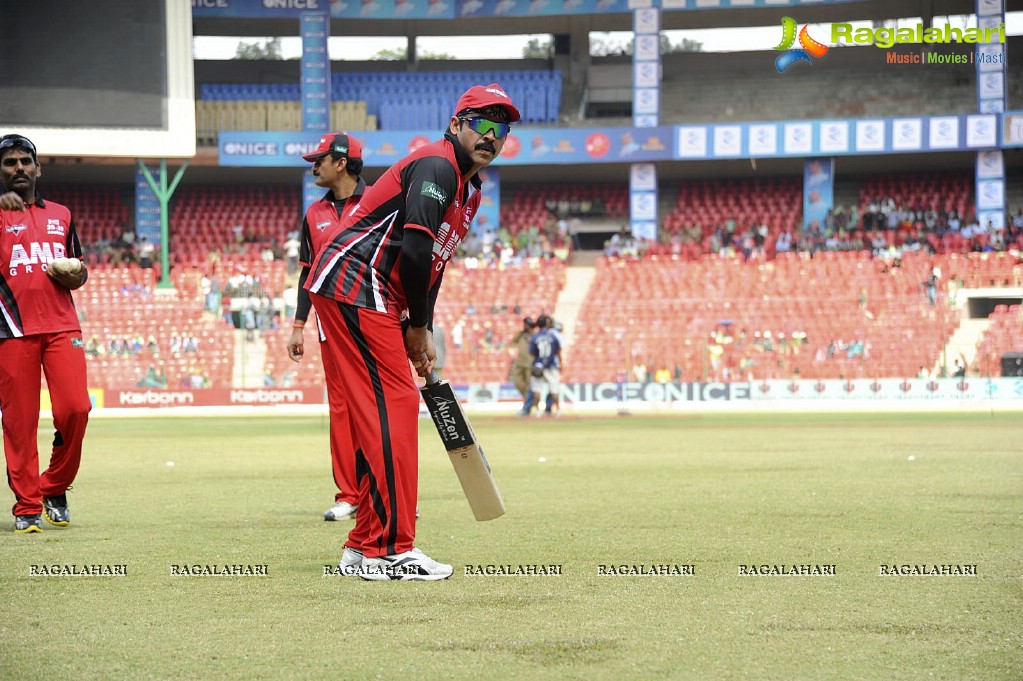 CCL 2012: Tollywood Warriors VS Kerala Strikers