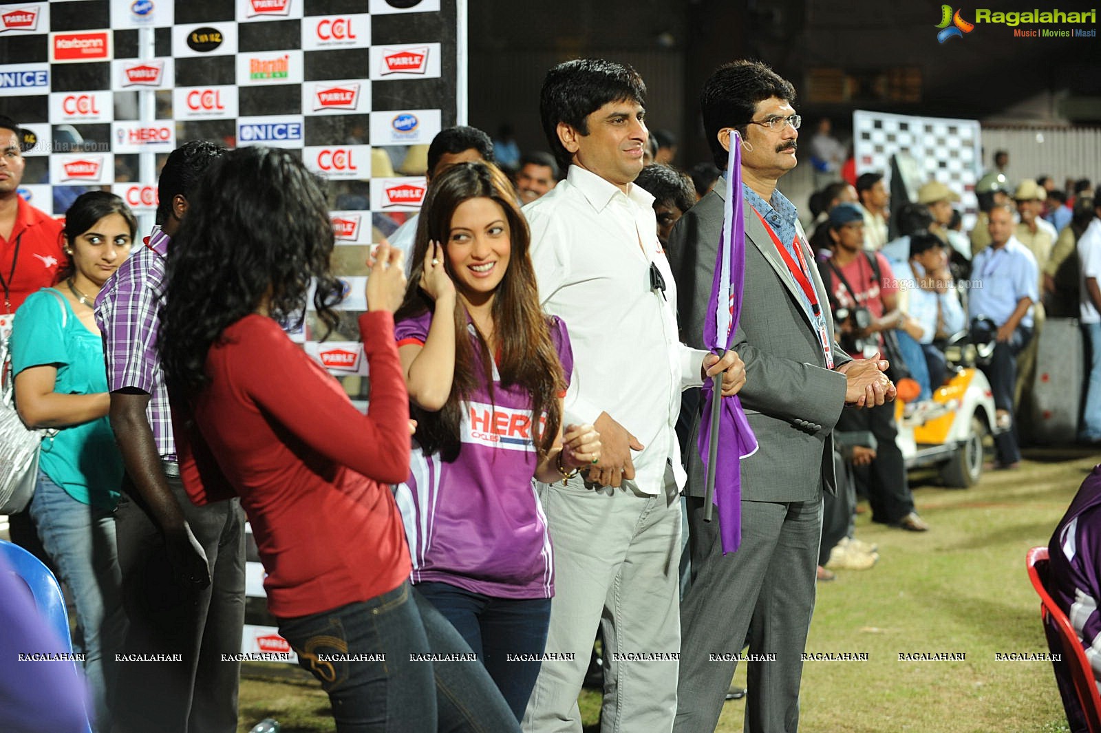 CCL 2 Bengal Tigers Vs Karnataka Bulldozers Match