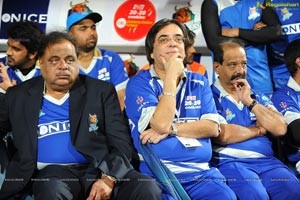 Bengal Tigers-Karnataka Bulldozers Match