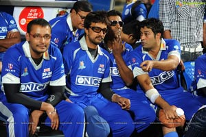 Bengal Tigers-Karnataka Bulldozers Match