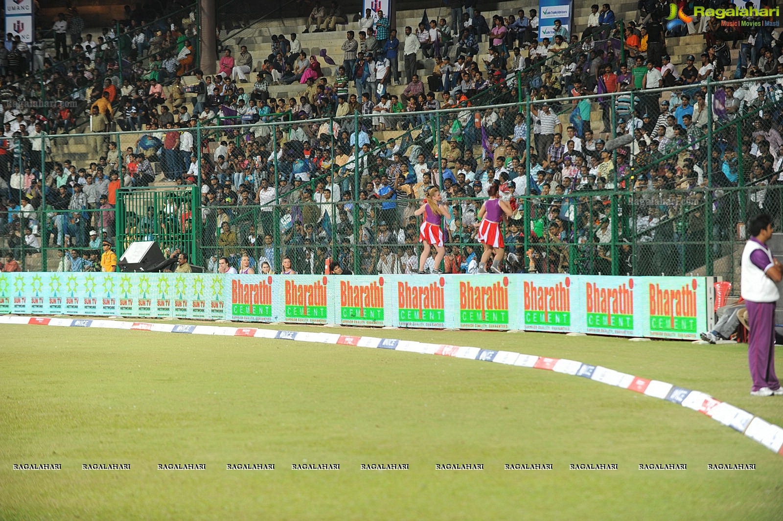 CCL 2 Bengal Tigers Vs Karnataka Bulldozers Match