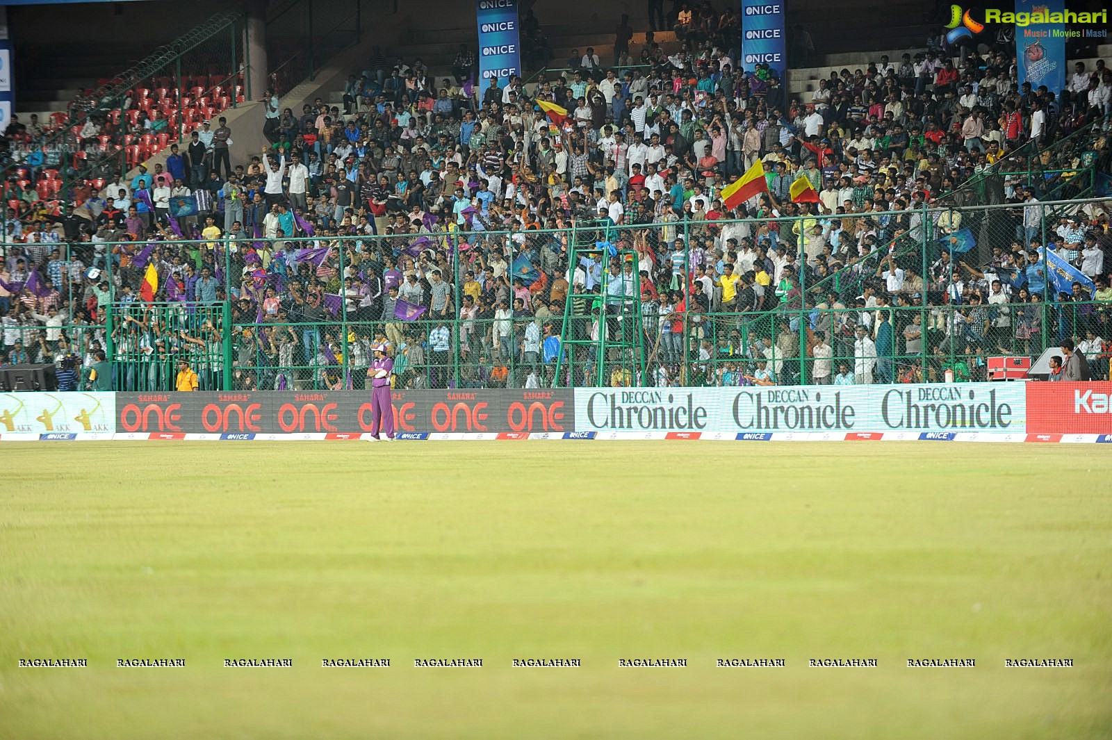 CCL 2 Bengal Tigers Vs Karnataka Bulldozers Match