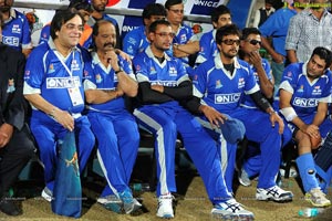 Bengal Tigers-Karnataka Bulldozers Match