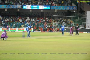 Bengal Tigers-Karnataka Bulldozers Match