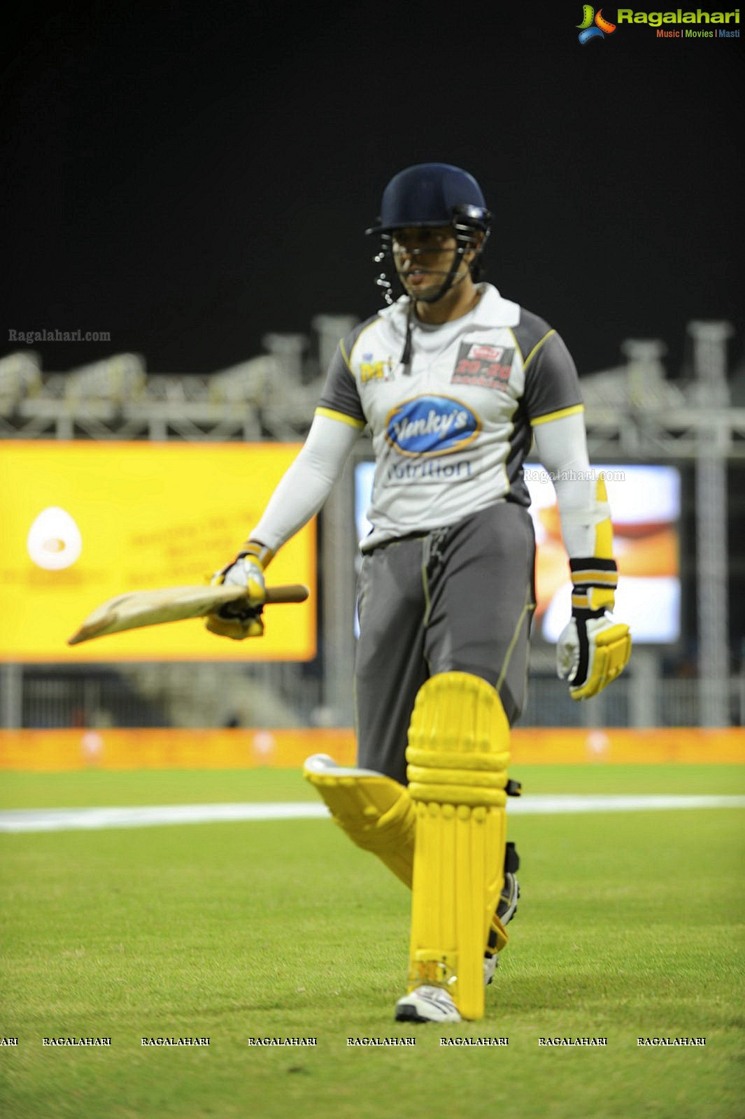 CCL 2 Chennai Rhinos Vs Mumbai Heroes Match - Day 1, Set 1