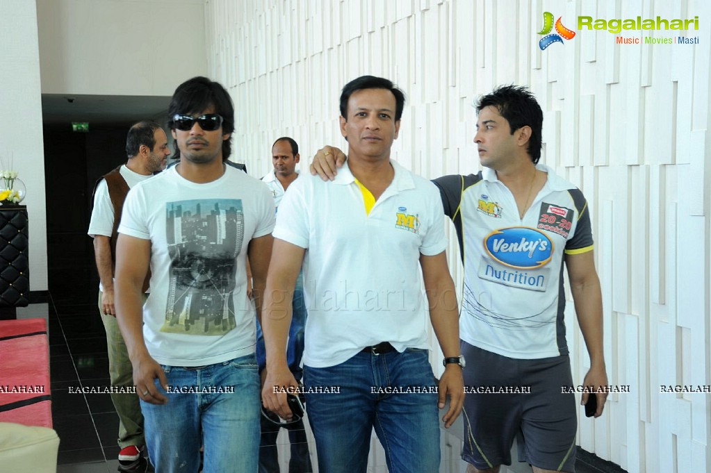 CCL 2 Telugu Warriors Vs Mumbai Heroes Match (Day 1)