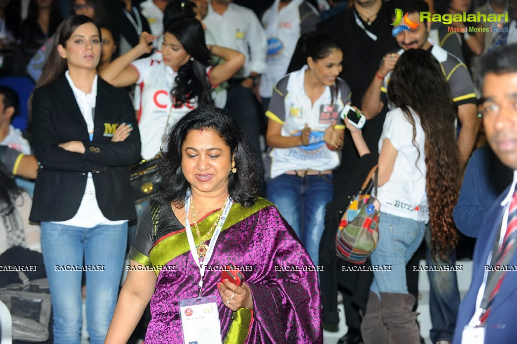 CCL 2 Telugu Warriors Vs Mumbai Heroes Match - Day 1, Set 2