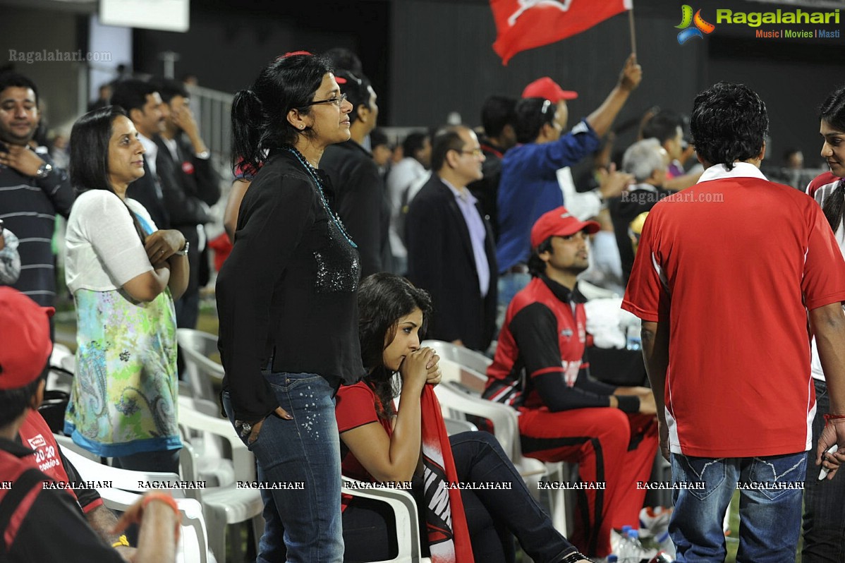 CCL 2 Telugu Warriors Vs Mumbai Heroes Match - Day 1, Set 3