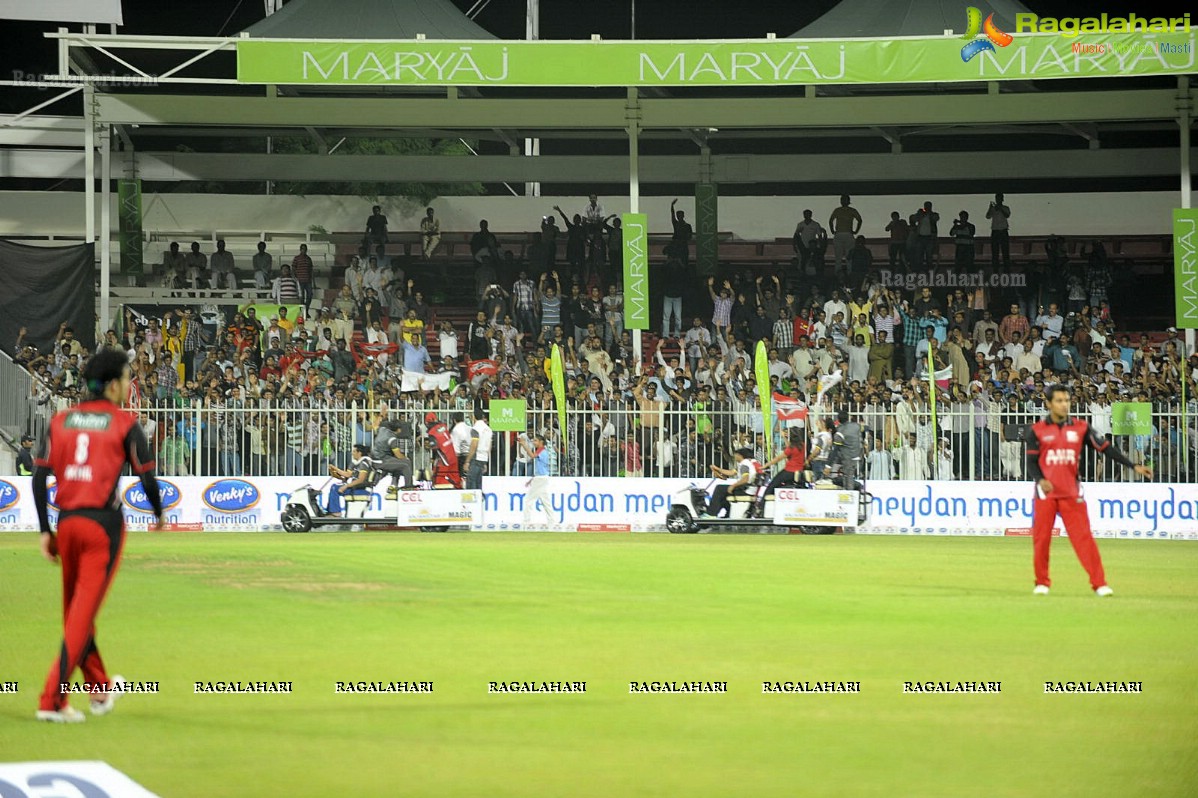 CCL 2 Telugu Warriors Vs Mumbai Heroes Match - Day 1, Set 3