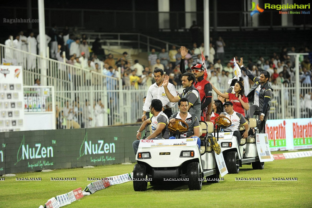 CCL 2 Telugu Warriors Vs Mumbai Heroes Match - Day 1, Set 3