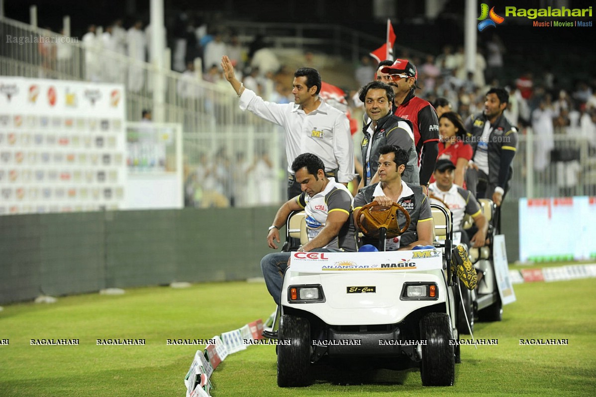 CCL 2 Telugu Warriors Vs Mumbai Heroes Match - Day 1, Set 3