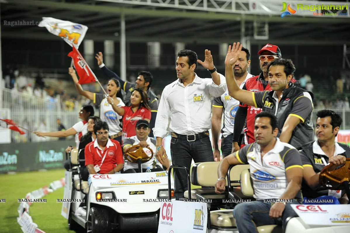 CCL 2 Telugu Warriors Vs Mumbai Heroes Match - Day 1, Set 3