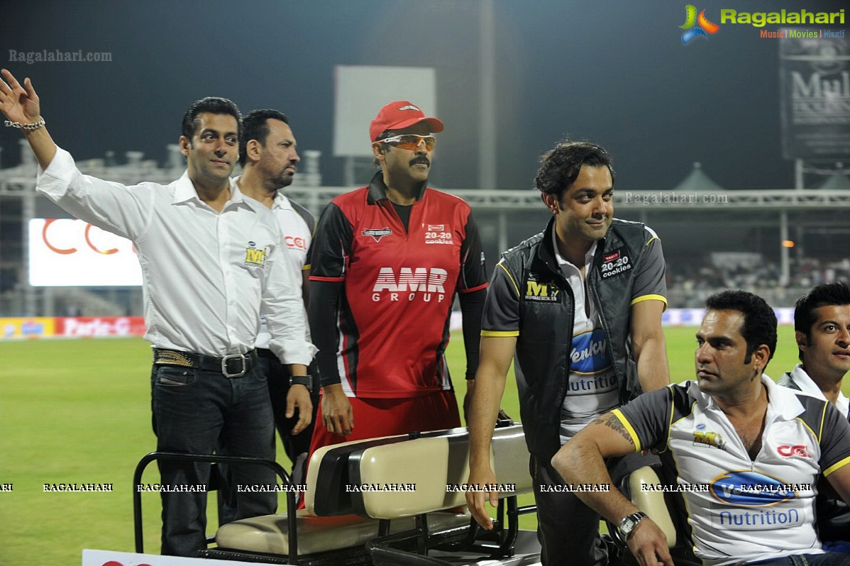 CCL 2 Telugu Warriors Vs Mumbai Heroes Match - Day 1, Set 3