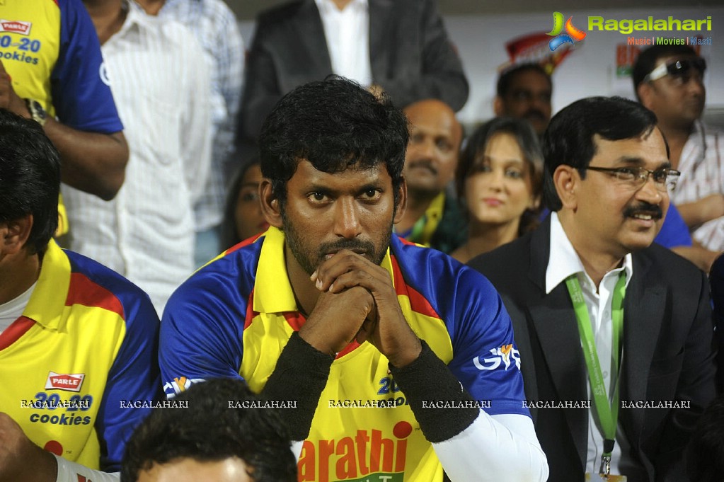 CCL 2012: Chennai Rhinos VS Karnataka Bulldozers