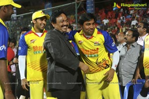 Chennai Rhinos - Karnataka Bulldozers Cricket Match