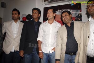 Dino Morea launches Testa Rossa in Hyderabad