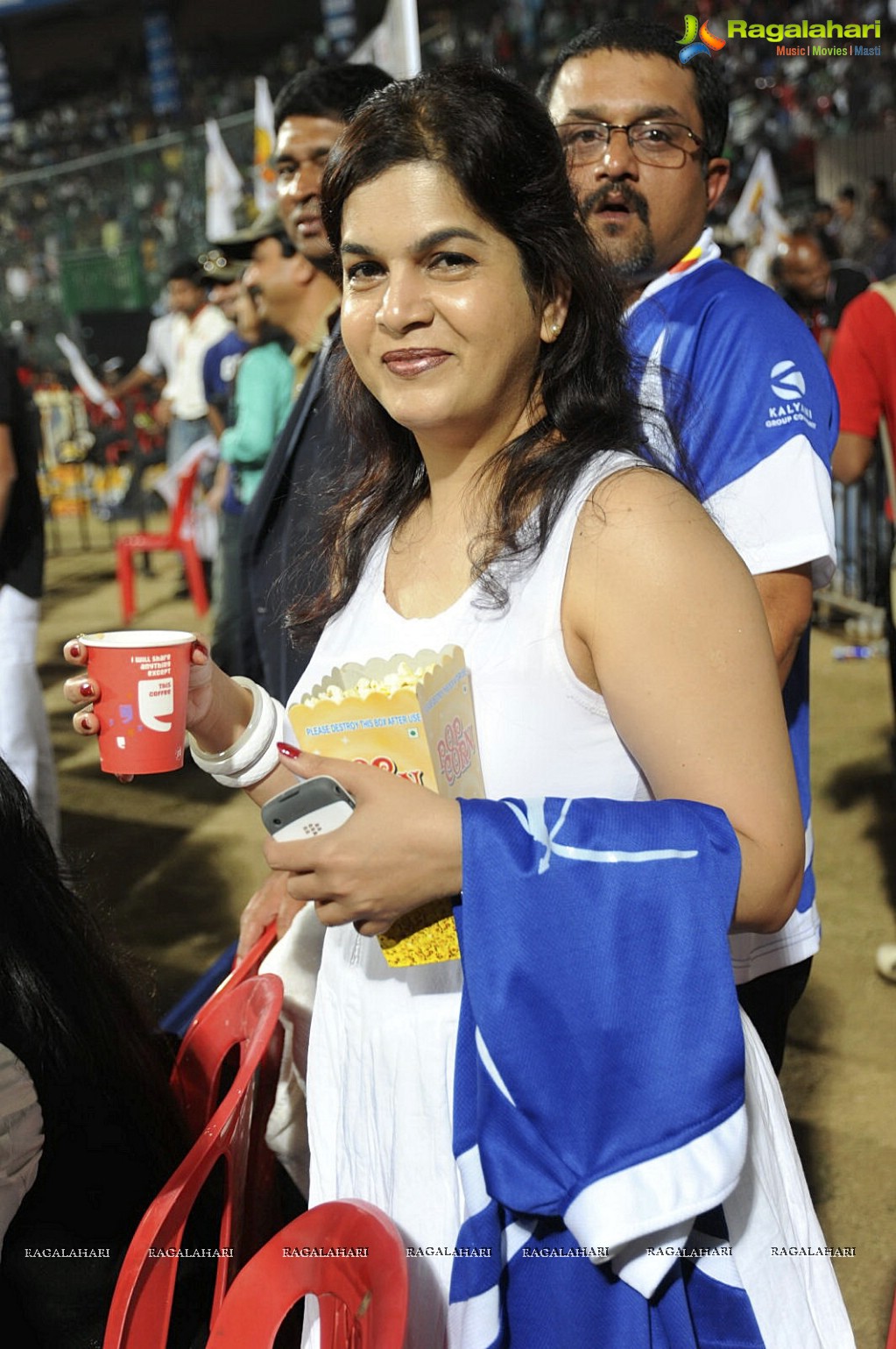 CCL 2012: Karnataka Bulldozers VS Mumbai Heroes