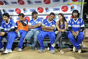 Karnataka Bulldozers - Mumbai Indians Cricket Match