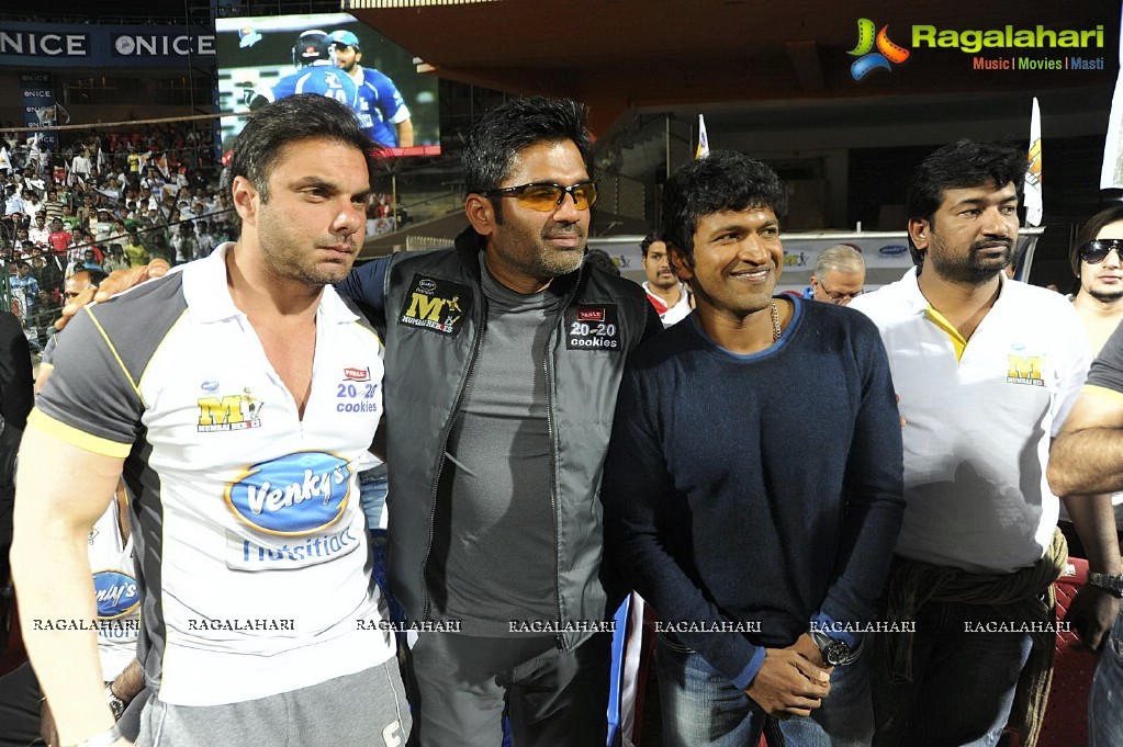 CCL 2012: Karnataka Bulldozers VS Mumbai Heroes