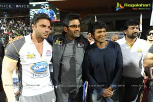 Karnataka Bulldozers - Mumbai Indians Cricket Match