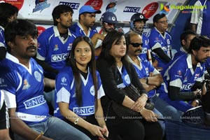 Karnataka Bulldozers - Mumbai Indians Cricket Match