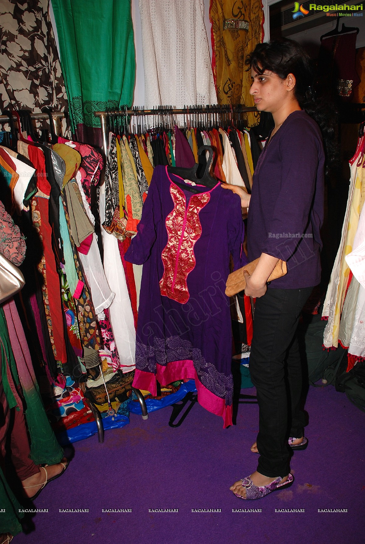 Khwaish Jan. 2012 Exhibition & Sale