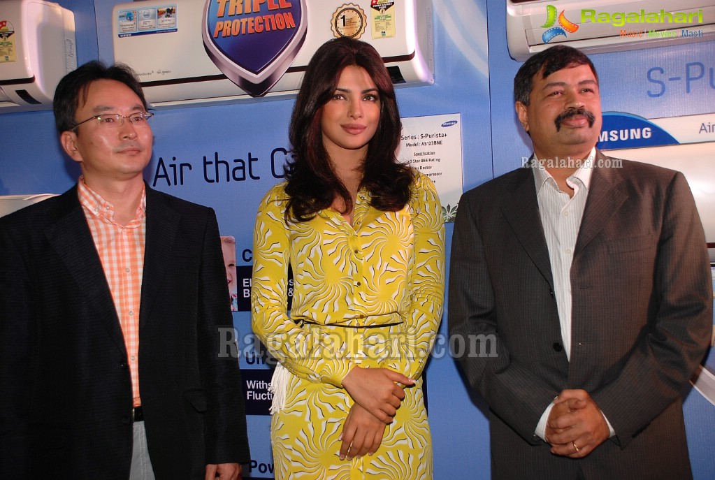 Priyanka Chopra Unviles New Range of Samsung AC's