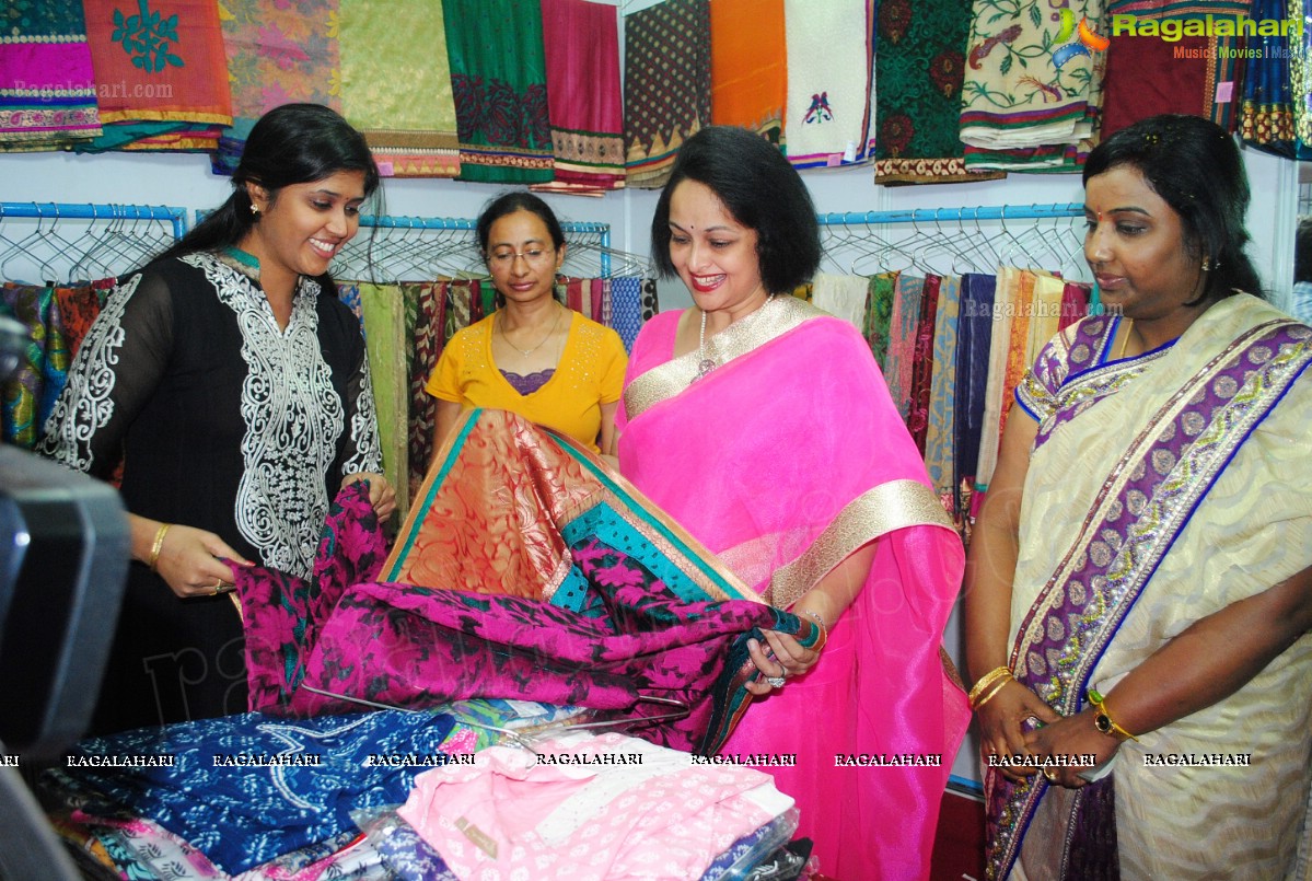 Rajani Launches Bridal Exhibition at Satya Sai Nigamagamam