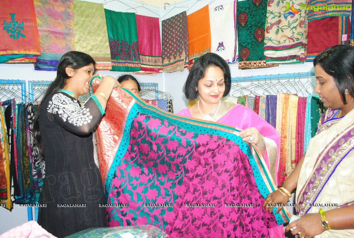 Rajani Launches Bridal Exhibition at Satya Sai Nigamagamam