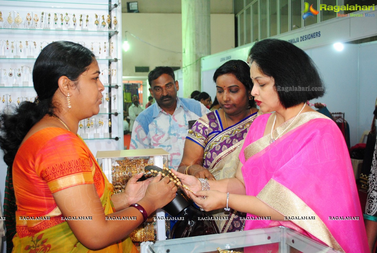 Rajani Launches Bridal Exhibition at Satya Sai Nigamagamam