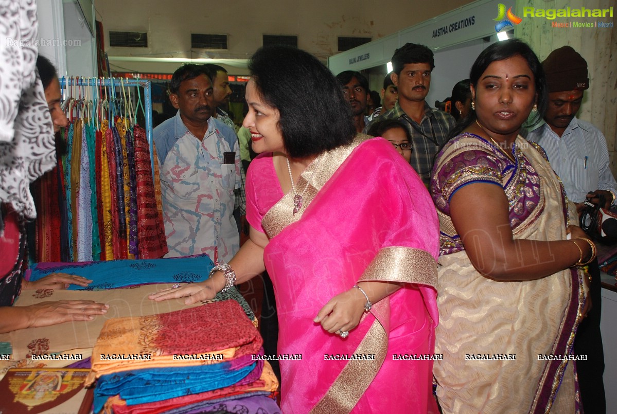 Rajani Launches Bridal Exhibition at Satya Sai Nigamagamam