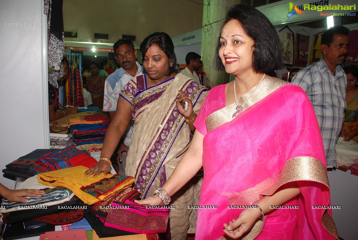 Rajani Launches Bridal Exhibition at Satya Sai Nigamagamam