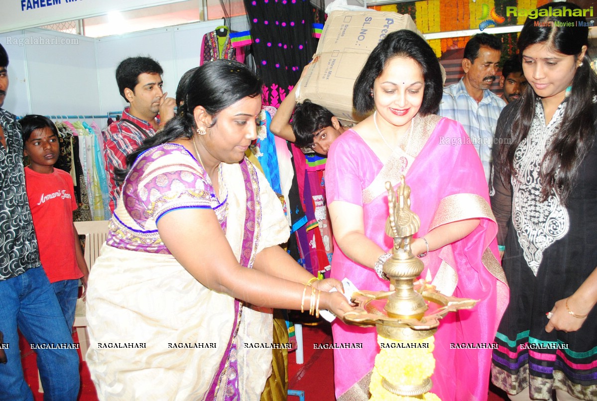 Rajani Launches Bridal Exhibition at Satya Sai Nigamagamam