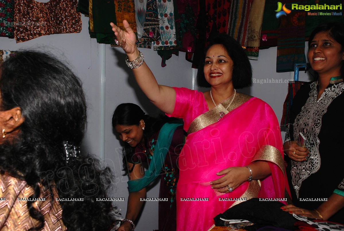 Rajani Launches Bridal Exhibition at Satya Sai Nigamagamam